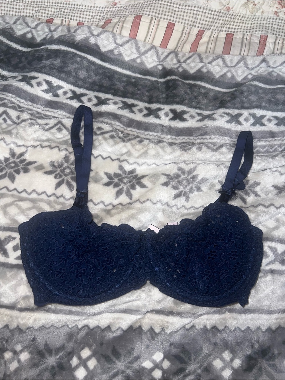 Victorias Secret Navy Lace Underwire Bra